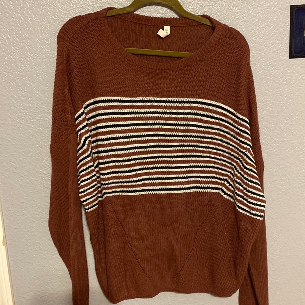 Wishlist striped lightweight  maroon/brick w black stripes sweater